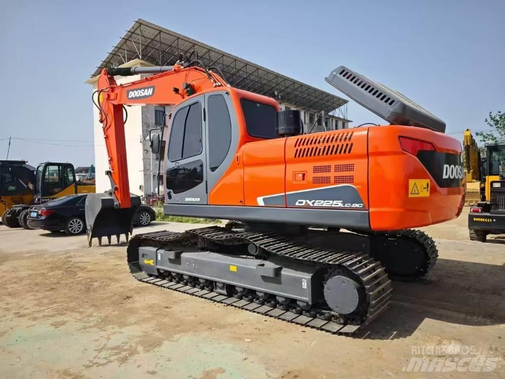 Doosan DX 225 LC Lánctalpas kotrók