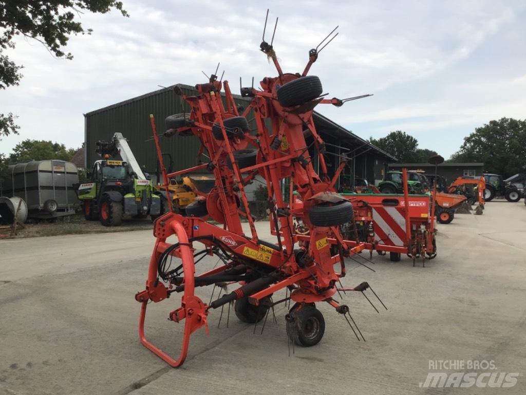 Kuhn GF 8702 Rendkészítő