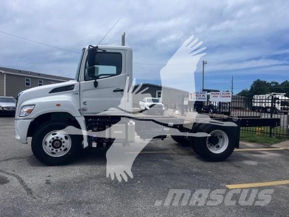 Hino XL7 Nyergesvontatók