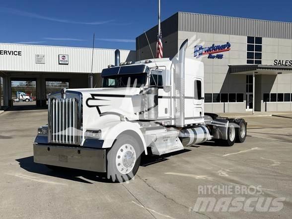 Kenworth W900 Nyergesvontatók