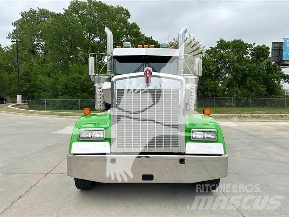 Kenworth W900L Nyergesvontatók