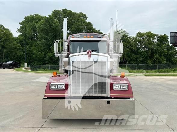 Kenworth W900L Nyergesvontatók