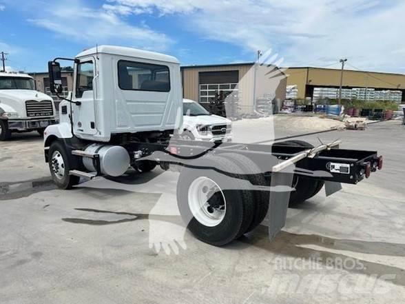 Mack MD6 Billenő teherautók