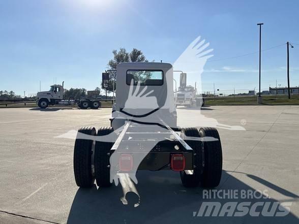 Mack MD6 Fülkés alváz