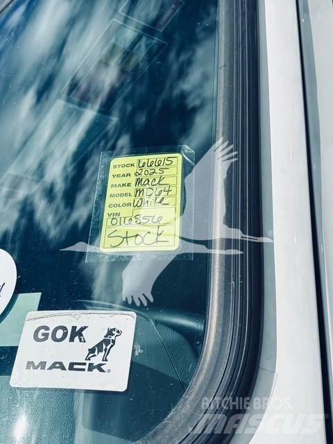 Mack MD6 Billenő teherautók