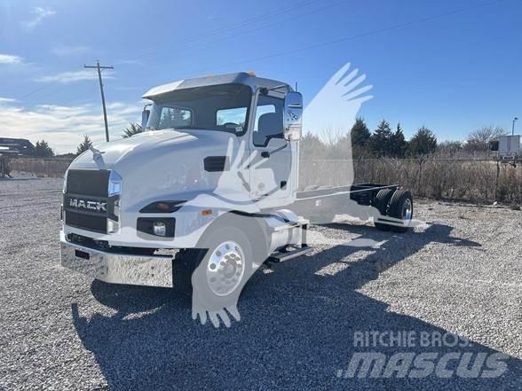 Mack MD6 Fülkés alváz