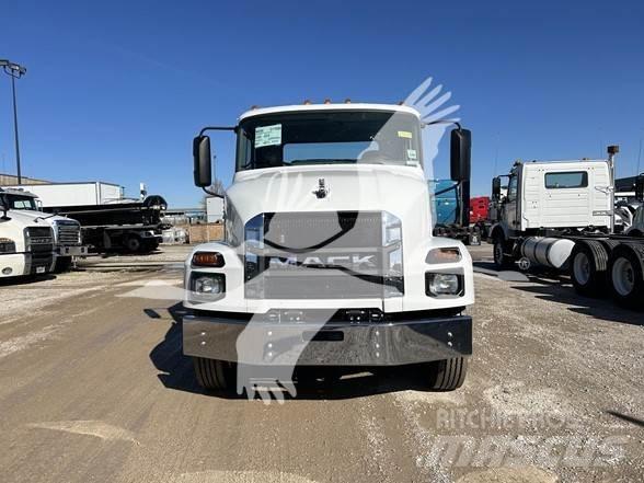 Mack MD6 Fülkés alváz