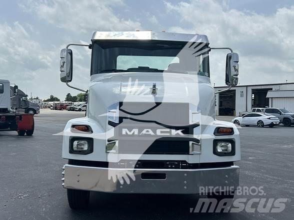 Mack MD6 Fülkés alváz