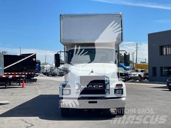 Mack MD6 Dobozos teherautók