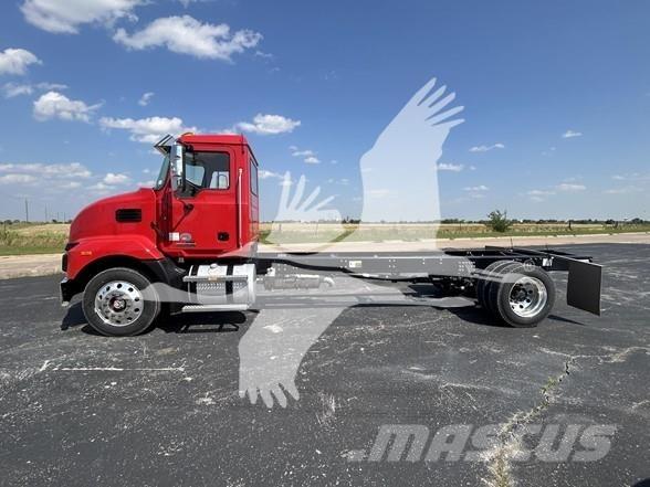 Mack MD6 Fülkés alváz