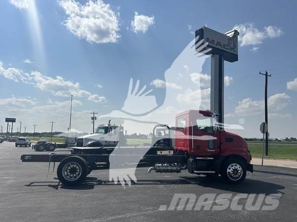 Mack MD6 Fülkés alváz