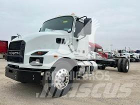 Mack MD6 Fülkés alváz
