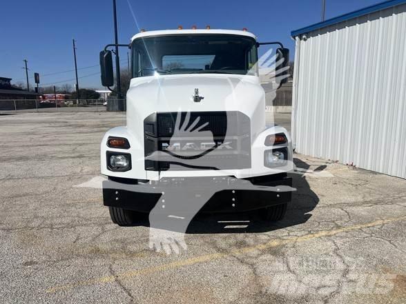 Mack MD6 Fülkés alváz