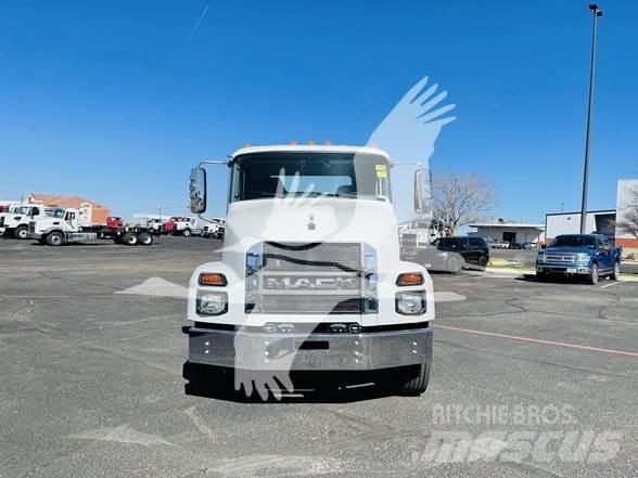 Mack MD6 Fülkés alváz