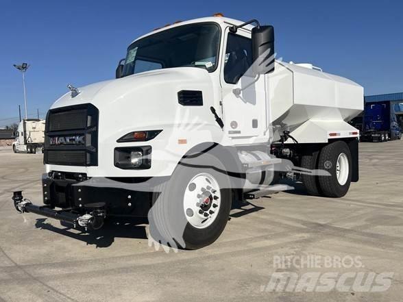 Mack MD6 Tartályos teherautók