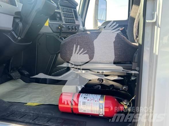 Mack MD6 Tartályos teherautók
