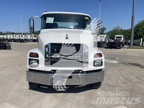 Mack MD6 Nyergesvontatók