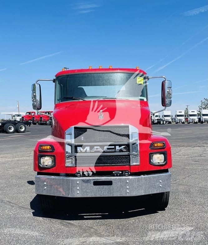 Mack MD6 Fülkés alváz