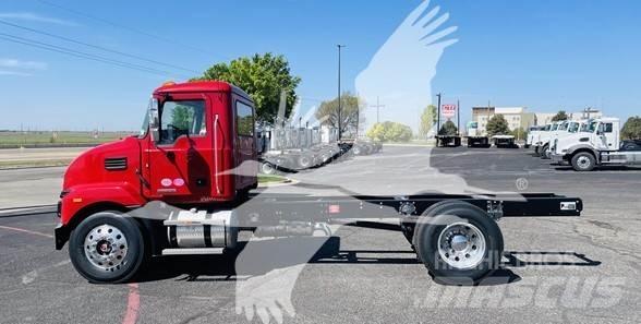 Mack MD6 Fülkés alváz