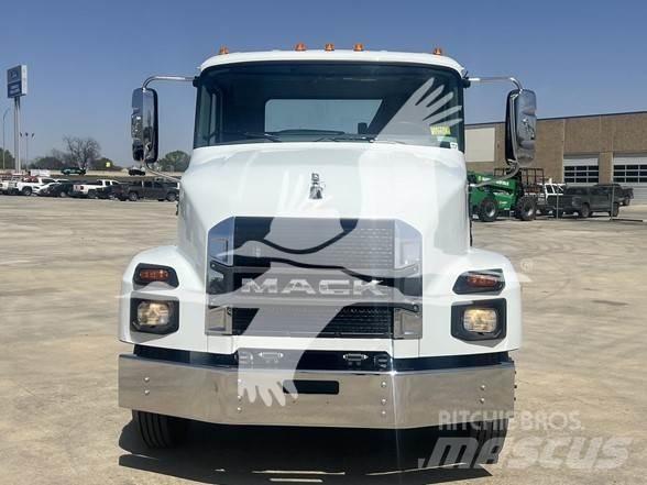 Mack MD6 Fülkés alváz