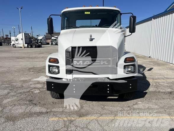 Mack MD6 Fülkés alváz