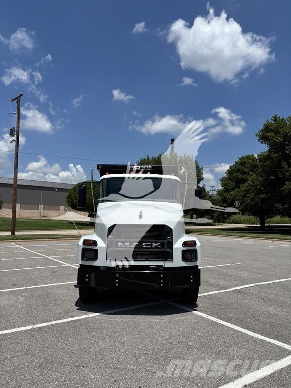 Mack MD6 Billenő teherautók