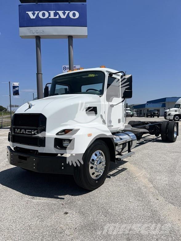 Mack MD6 Fülkés alváz