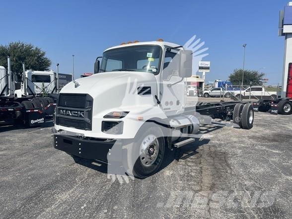 Mack MD6 Fülkés alváz