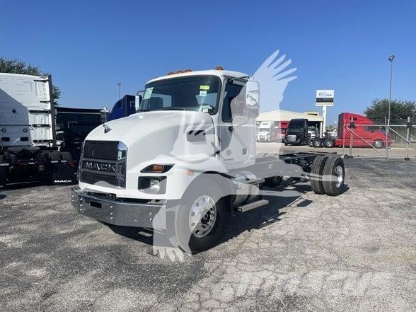 Mack MD6 Fülkés alváz