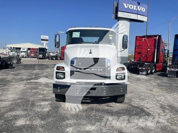 Mack MD6 Fülkés alváz