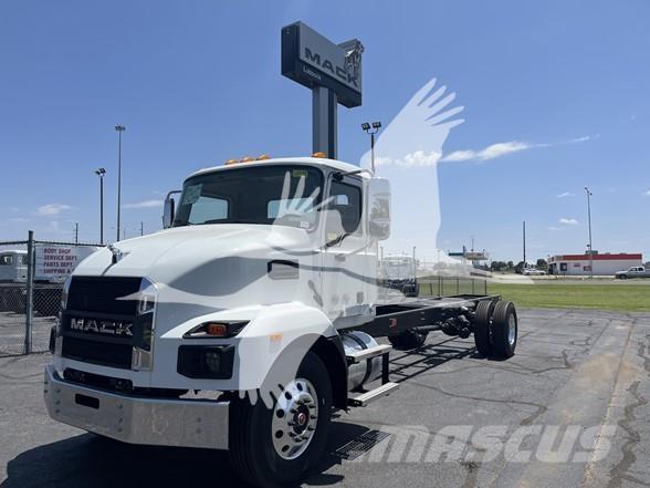 Mack MD6 Fülkés alváz