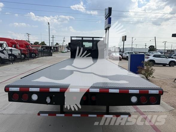 Mack MD6 Platós / Ponyvás teherautók