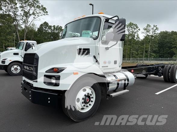 Mack MD6 Fülkés alváz