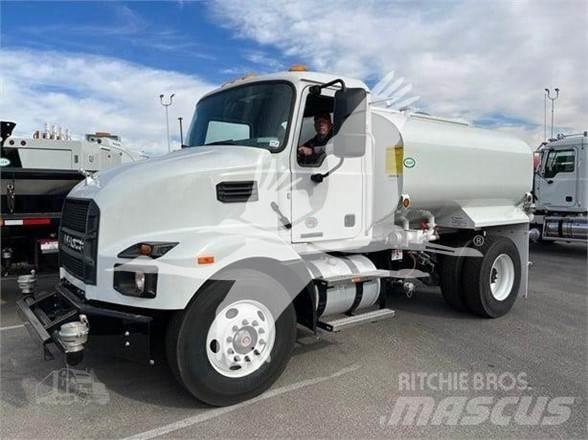 Mack MD7 Tartályos teherautók