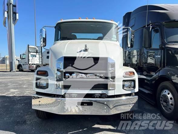 Mack MD7 Fülkés alváz