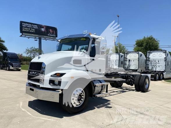 Mack MD7 Fülkés alváz