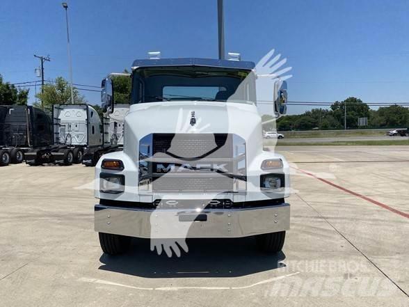 Mack MD7 Fülkés alváz