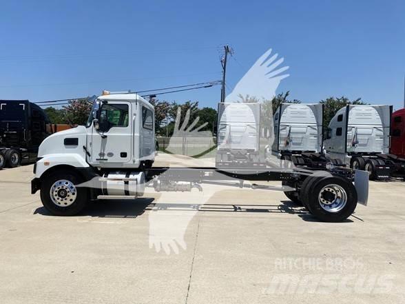 Mack MD7 Fülkés alváz