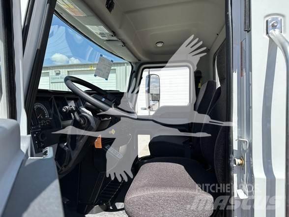 Mack MD7 Fülkés alváz