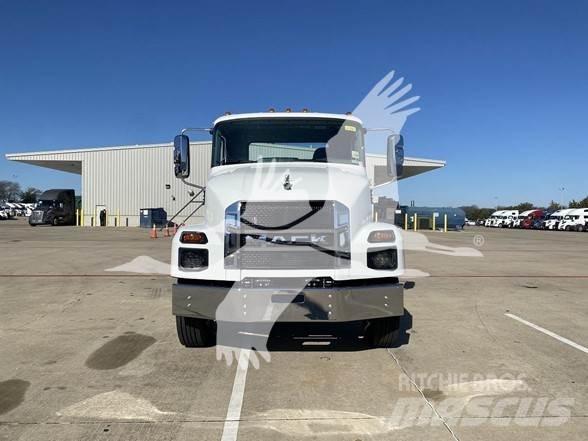 Mack MD7 Fülkés alváz