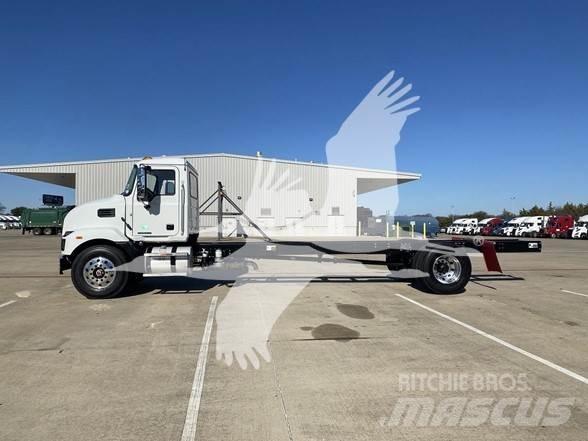 Mack MD7 Fülkés alváz