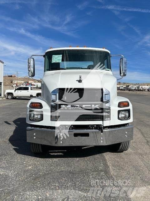 Mack MD7 Fülkés alváz