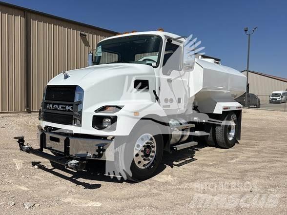 Mack MD7 Tartályos teherautók