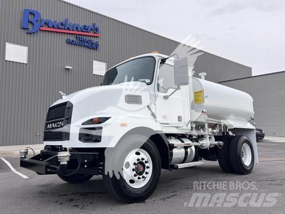 Mack MD7 Tartályos teherautók