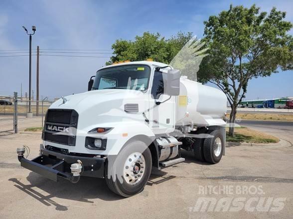 Mack MD7 Tartályos teherautók