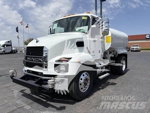 Mack MD7 Tartályos teherautók