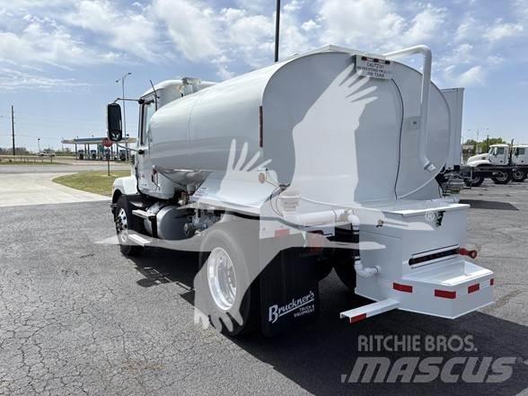 Mack MD7 Tartályos teherautók