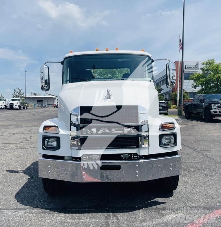 Mack MD7 Fülkés alváz