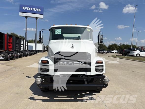 Mack MD7 Tartályos teherautók