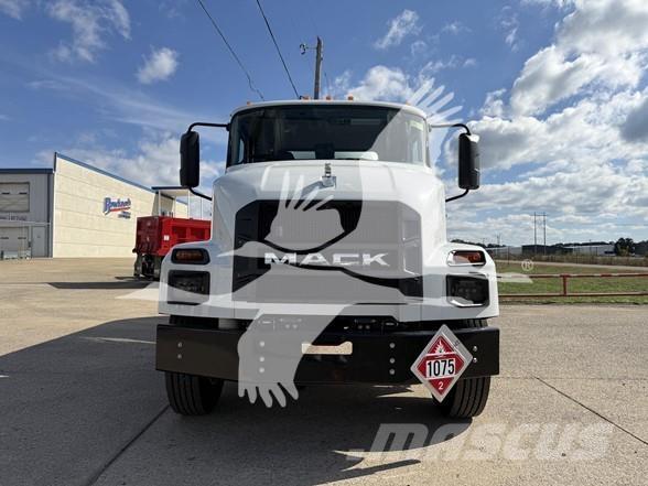 Mack MD7 Építőipar - Egyebek